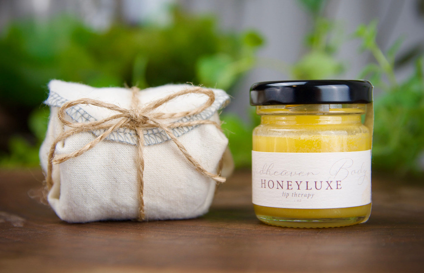 HoneyLuxe Organic Lip Therapy, Lip Balm, Lip Salve, Dry Lips, Lip Wrap, Plump Lips, Soft Lips, Hydrated Lips, Lip Gloss, Lip Oil
